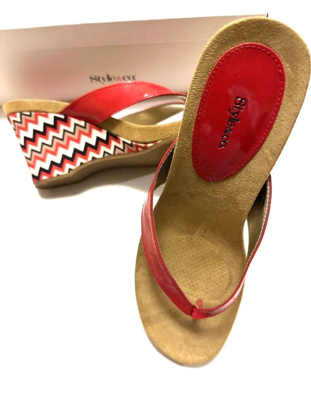 Style And Company Wedge Thong Women’s Sandles Red Patent Leather size 9 1/2